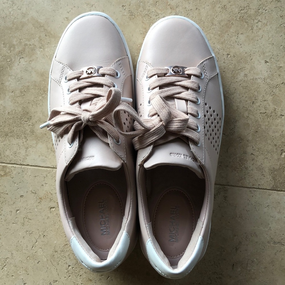 NEW Michael Kors Soft Pink Leather Sneaker